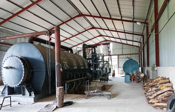 máquina de pirólisis de recuperación de neumáticos DOING de 10 TPD instalada en Sri Lanka